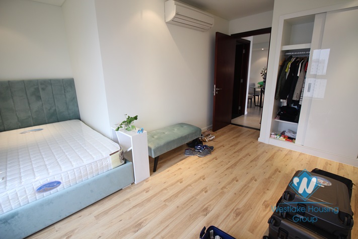 Natural light and modern apartment for rent in Watermark, Tay Ho, Ha Noi